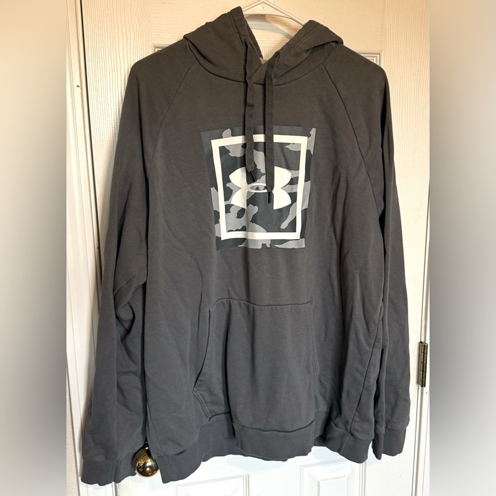 Men’s Under Armour Sweatshirt